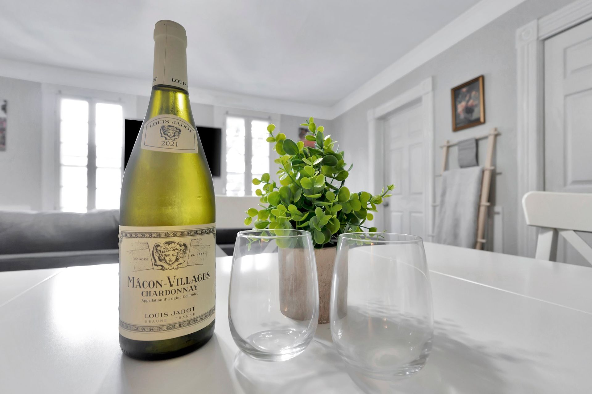 Welcome wine and amenities